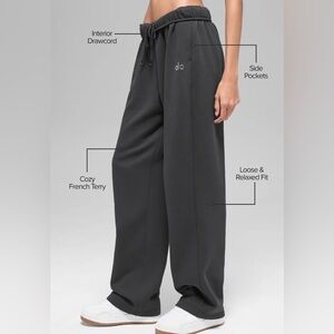 Alo Yoga Accolade Straight Leg Sweatpant - Anthracite